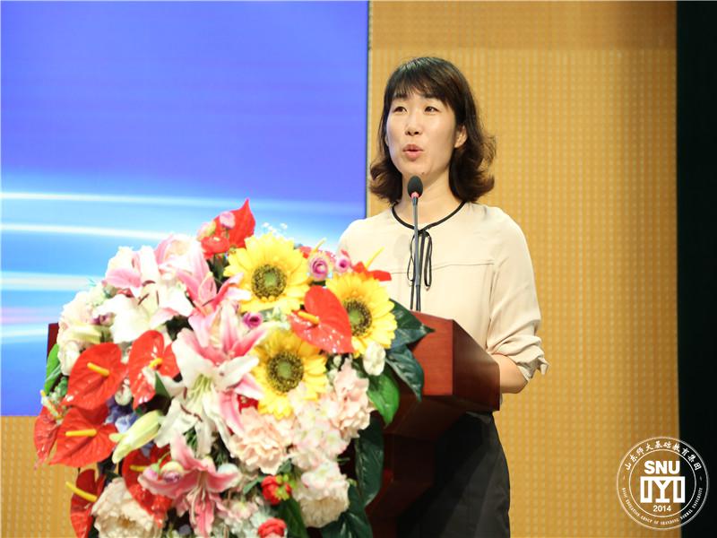 2 孙艳梅校长主持上午培训.jpg